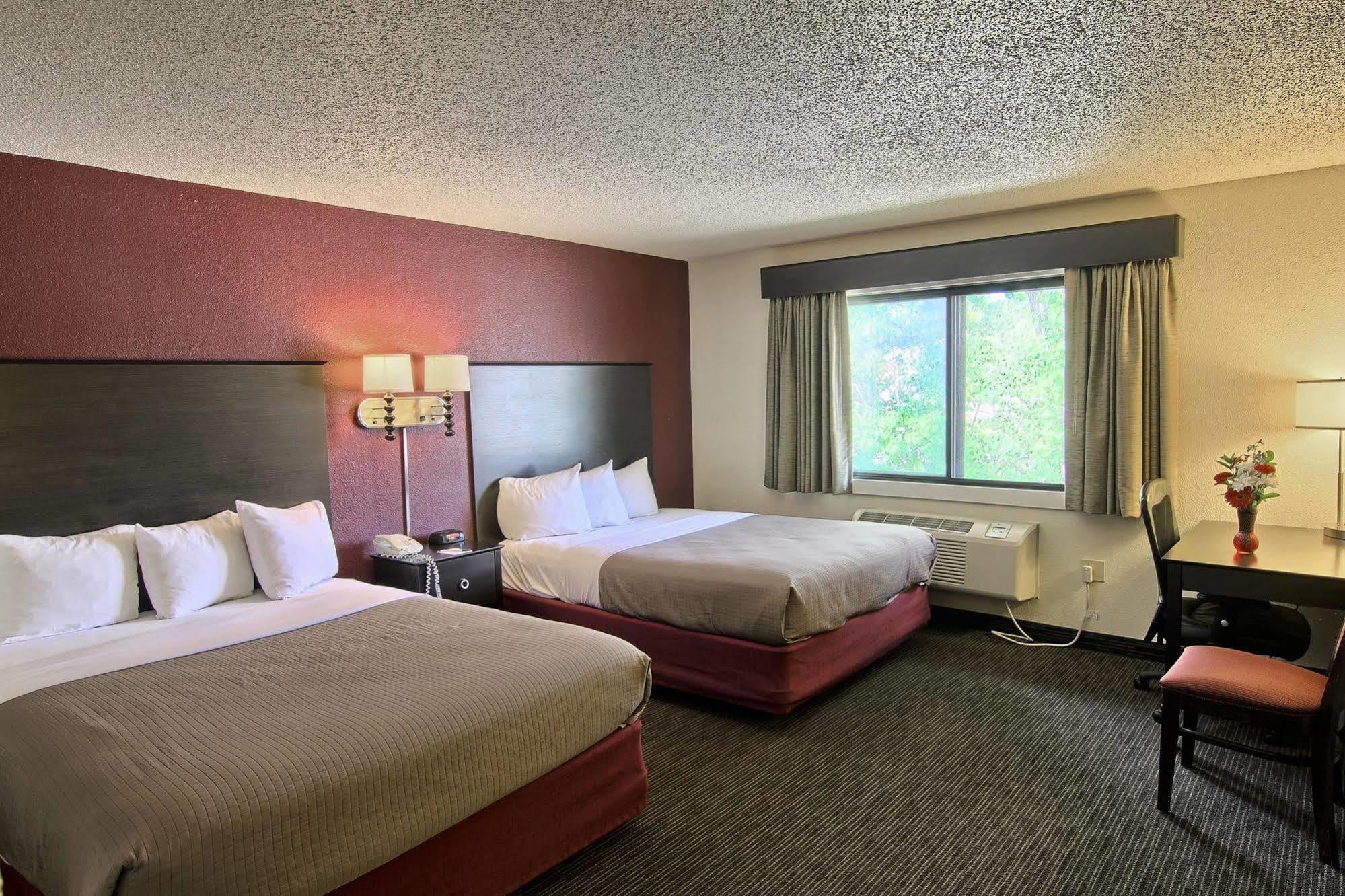 Blossom Hotel & Suites Траверс-Сити Экстерьер фото